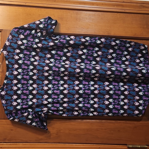 LuLaRoe MALIFICANT Short Sleeve Top GIRLS SIZE 10 - Picture 4 of 6